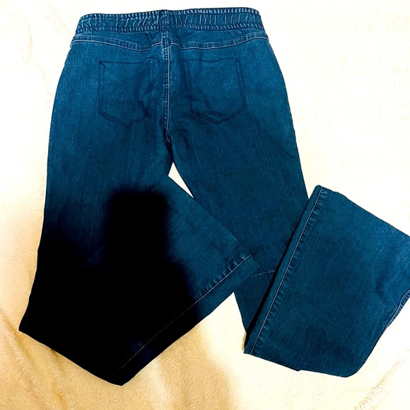 Express Shape Effect Pull On Flare Jeans on Dark Wash Size 8 - Picture 2 of 7